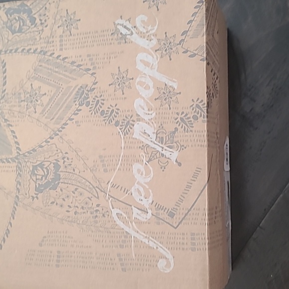 FREE PEOPLE CATCH ME IF YOU CAN SNEAKER SIZE 39/8.5-9 - Picture 5 of 12